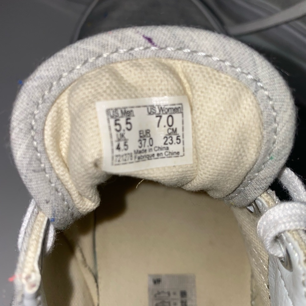 Vans - Picture 3 of 3